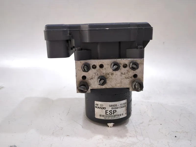 Recambio de nucleo abs para kia rio (jb)(2005) 1.6 cvvt referencia OEM IAM 589201G300  