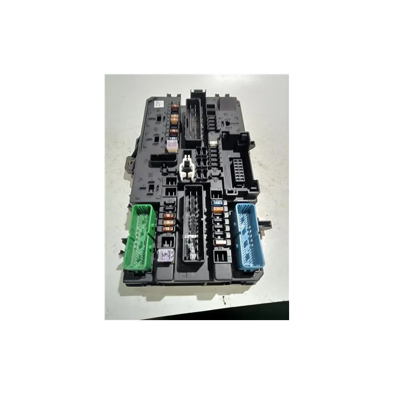 Recambio de caja fusibles/rele para opel astra h berlina (2004) 1.6 referencia OEM IAM 13181278  