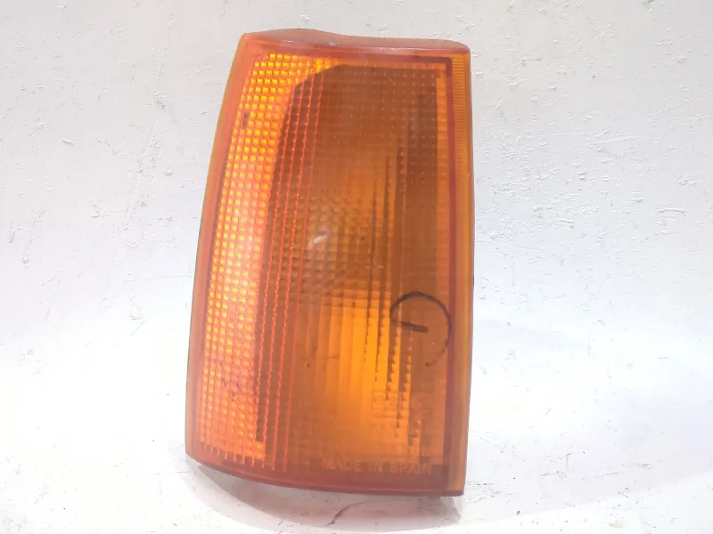 Recambio de piloto intermitente lateral delantero derecho para renault 9 (l42_) 1.4 (l422, l42c) referencia OEM IAM 6076M  