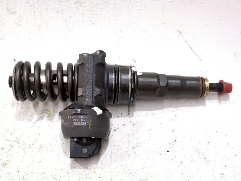 Recambio de inyector para volkswagen golf iv berlina (1j1)(1997) 1.9 tdi referencia OEM IAM 038130073AJ 0414720037  