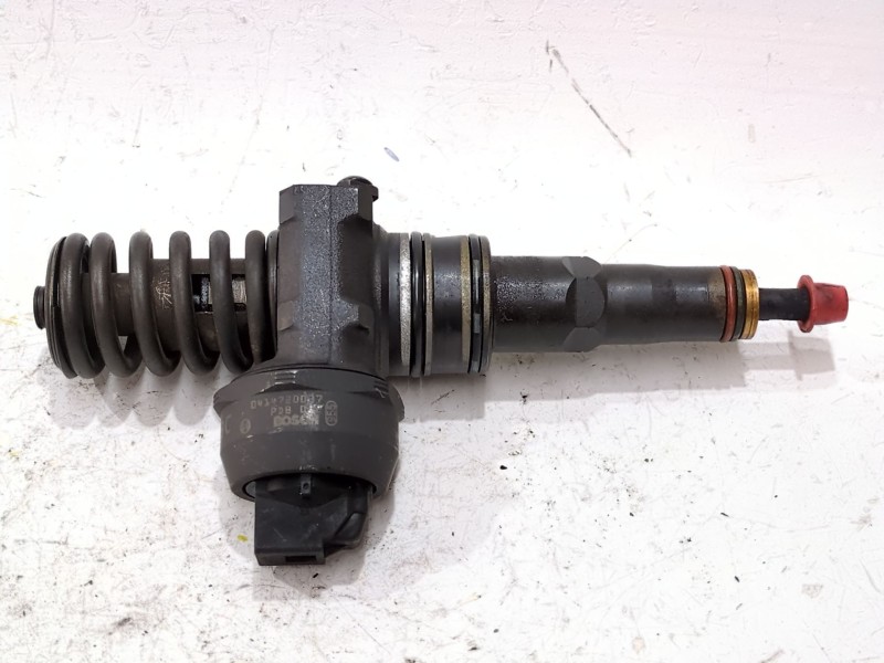 Recambio de inyector para volkswagen golf iv berlina (1j1)(1997) 1.9 tdi referencia OEM IAM 038130073AJ 0414720037  