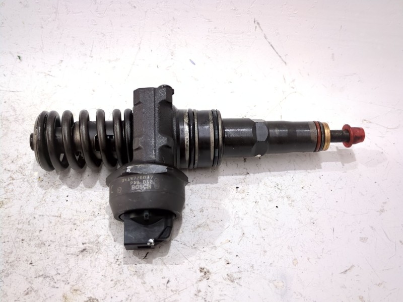 Recambio de inyector para volkswagen golf iv berlina (1j1)(1997) 1.9 tdi referencia OEM IAM 038130073AJ 0414720037  