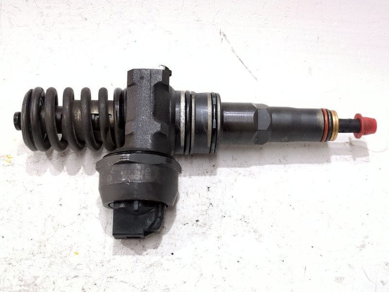 Recambio de inyector para volkswagen golf iv berlina (1j1)(1997) 1.9 tdi referencia OEM IAM 038130073AJ 0414720037  
