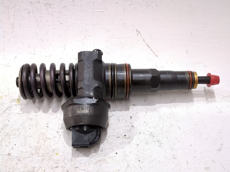 Recambio de inyector para volkswagen golf iv berlina (1j1)(1997) 1.9 tdi referencia OEM IAM 038130073AJ 0414720037  