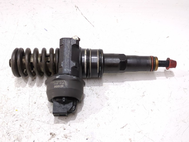 Recambio de inyector para volkswagen golf iv berlina (1j1)(1997) 1.9 tdi referencia OEM IAM 038130073AJ 0414720037  