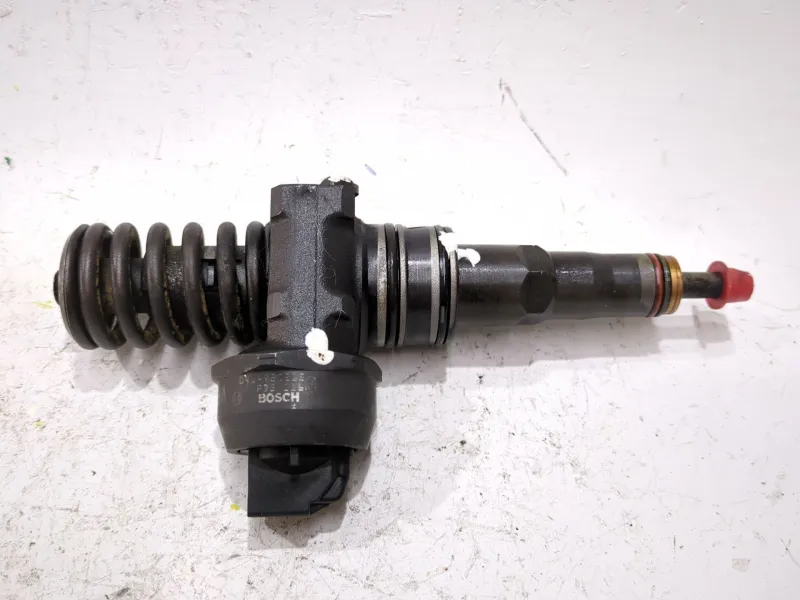 Recambio de inyector para volkswagen golf v (1k1) 1.9 tdi referencia OEM IAM 038130073AG 0414720215  