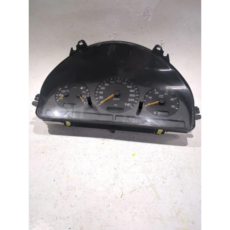 Recambio de cuadro instrumentos para mercedes-benz clase m (w163) ml 270 cdi (163.113) referencia OEM IAM A1635404011  