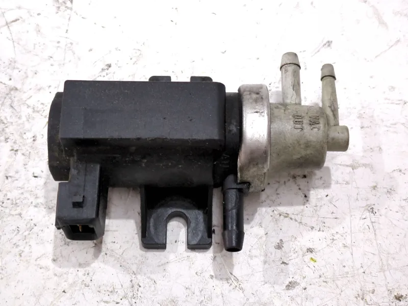 Recambio de valvula aire adicional para audi a4 b5 avant (8d5) 1.9 tdi referencia OEM IAM 1H0906627  