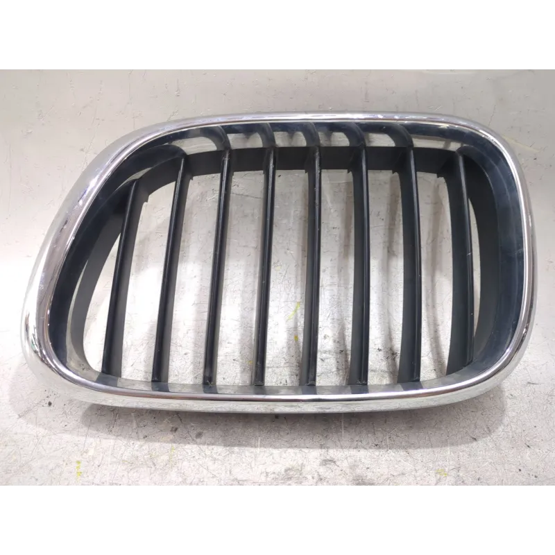 Recambio de rejilla paragolpes izquierda para bmw 3 (e46) 320 d referencia OEM IAM 51138247675  