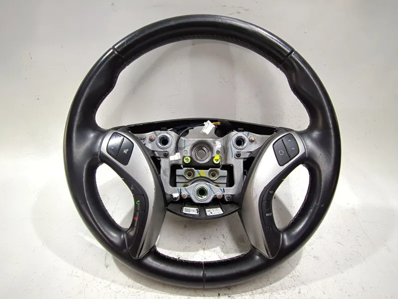 Recambio de volante para hyundai i30 (gd) 1.4 crdi referencia OEM IAM 56113A6000  