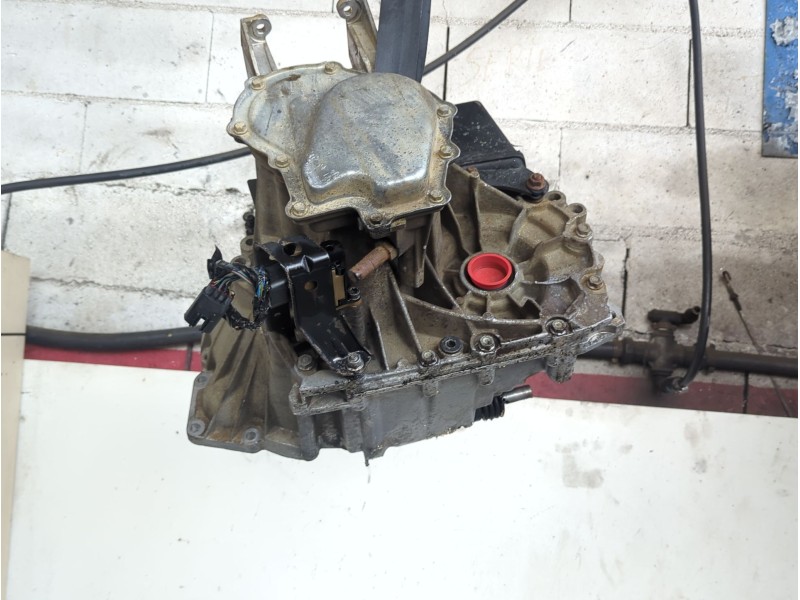 Recambio de caja cambios manual para ford courier 1.8 d referencia OEM IAM 96WT7211AA  