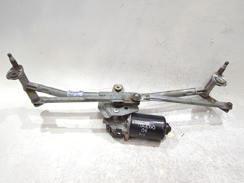 Recambio de motor limpia delantero para seat toledo ii (1m2) 1.9 tdi referencia OEM IAM 0390241180  