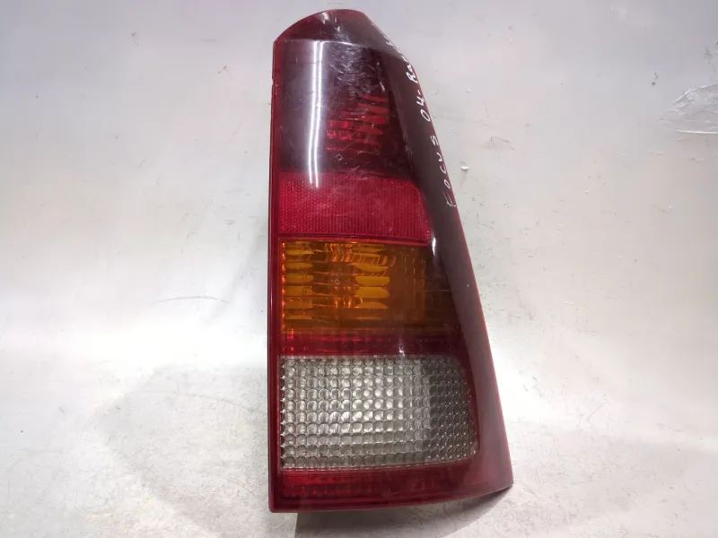 Recambio de piloto trasero derecho para ford focus ranchera familiar (dnw) 1.8 tdci referencia OEM IAM 0374D  