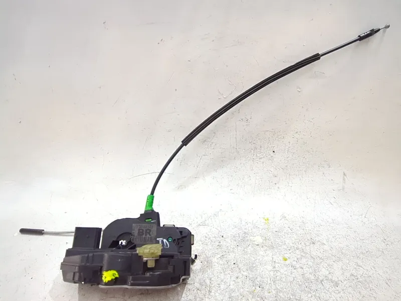 Recambio de cerradura puerta trasera derecha para opel insignia berlina (2008) 2.0 cdti referencia OEM IAM 13503178  