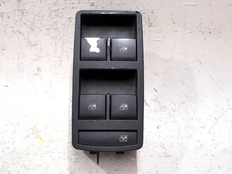 Recambio de mando elevalunas delantero izquierdo para opel insignia a (g09) 2.0 cdti (68) referencia OEM IAM 13305011  