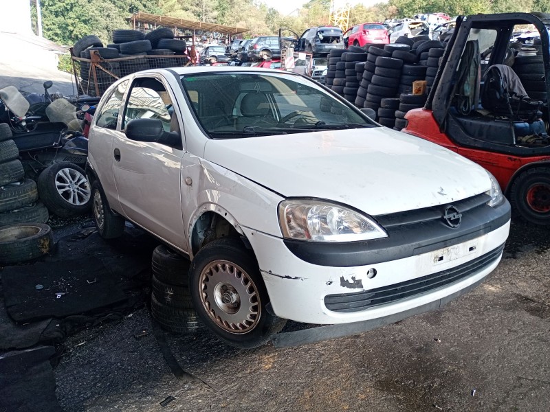 opel corsa c (x01) del año 2002