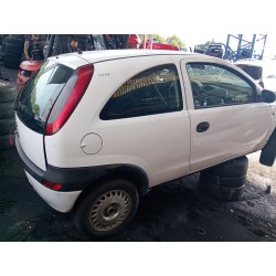 opel corsa c (x01) del año 2002