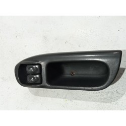 Recambio de mando elevalunas delantero izquierdo para renault megane i scenic (ja0)(1996) 1.9 d 80cv referencia OEM IAM 77004311