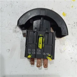 Recambio de interruptor luces emergencia para opel astra g berlina di referencia OEM IAM 09131728  