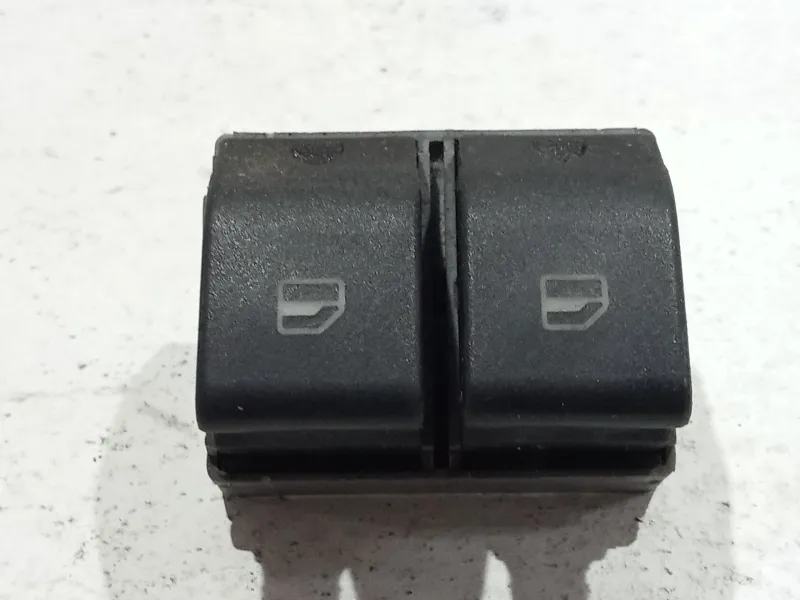 Recambio de mando elevalunas delantero izquierdo para volkswagen polo iv (9n_, 9a_) 1.4 tdi referencia OEM IAM 6Q0959858  