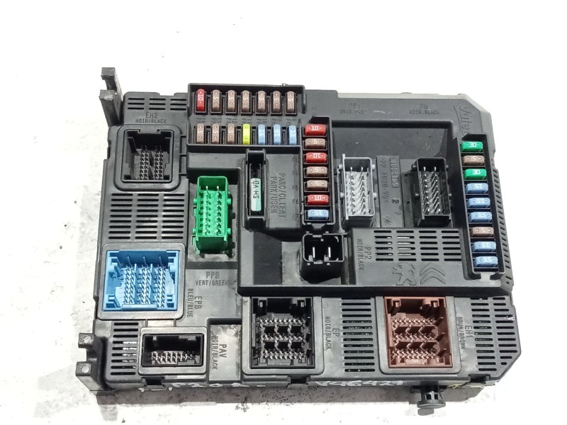 Recambio de caja reles / fusibles para peugeot 208 1.6 hdi referencia OEM IAM 9807531680  
