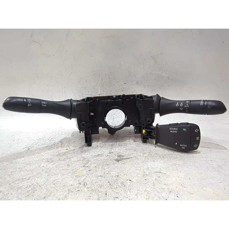 Recambio de mando multifuncion para renault megane iv sedán 1.5 dci 110 referencia OEM IAM 255678341RD  