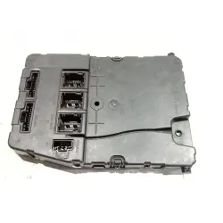 CAJA RELES / FUSIBLES 8200351182 
