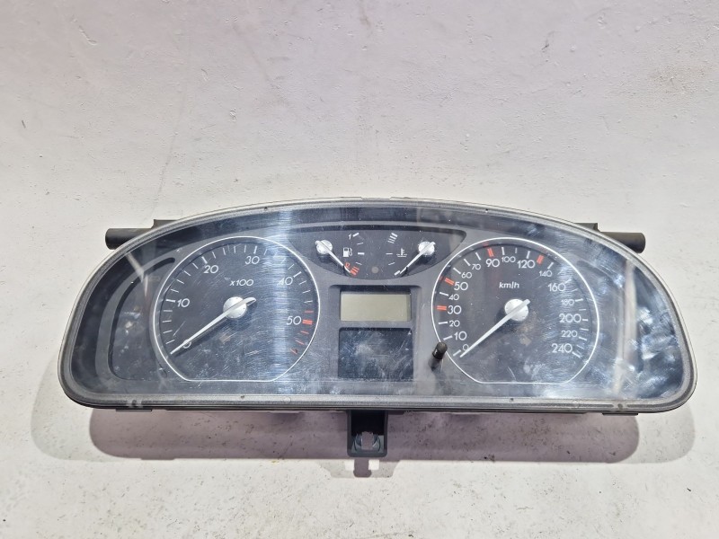 Recambio de cuadro instrumentos para renault laguna ii grandtour (kg0/1_) 1.9 dci (kg0e) referencia OEM IAM 8200218888  