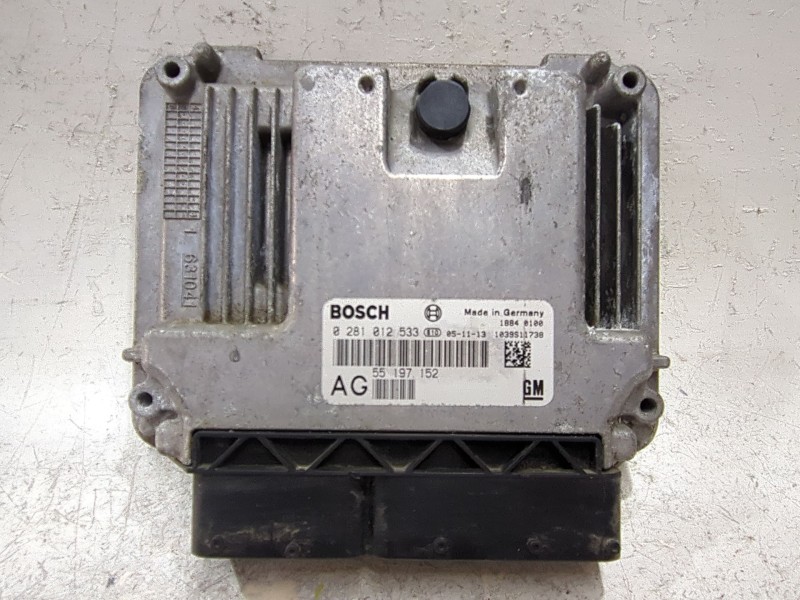 Recambio de centralita inyeccion para opel vectra c berlina (2002) 1.9 cdti referencia OEM IAM 0281012533 55197152  