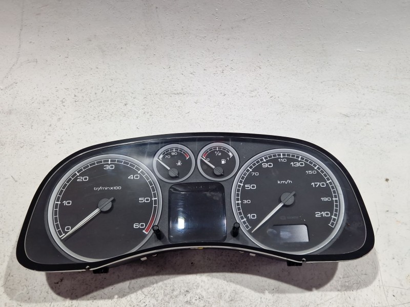 Recambio de cuadro instrumentos para peugeot 307 (3a/c) 2.0 hdi 90 referencia OEM IAM P9636708880E  