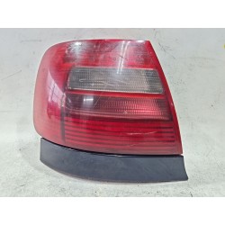 PILOTO TRASERO IZQUIERDO 8D0945095D 