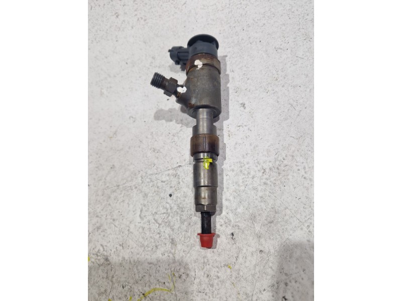 Recambio de inyector para peugeot 208 1.6 hdi referencia OEM IAM 0445110340  