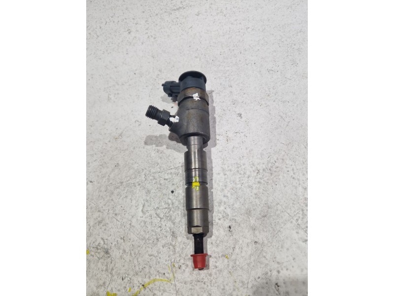 Recambio de inyector para peugeot 208 1.6 hdi referencia OEM IAM 0445110340  
