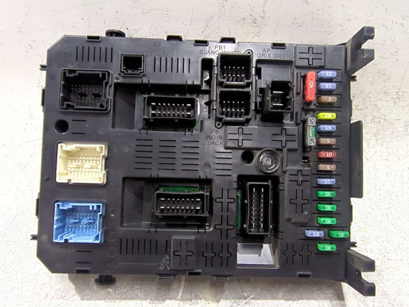 Recambio de caja reles / fusibles para citroën berlingo furgón (2008) 1.6 hdi 90 referencia OEM IAM 281197595  