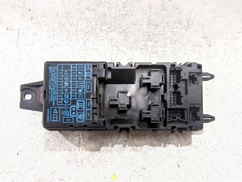 Recambio de caja reles / fusibles para mitsubishi space star (dg0)(1999) 1.3 16v (dg1a) referencia OEM IAM 042005814860  