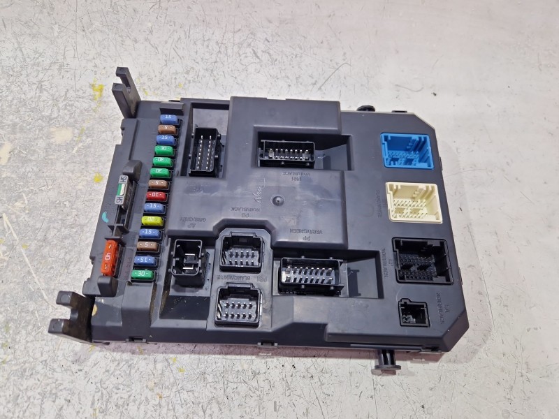 Recambio de caja reles / fusibles para peugeot 207 (2006) 1.6 hdi referencia OEM IAM 9664983080  