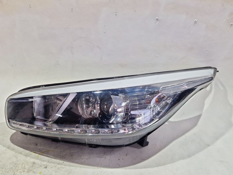Recambio de faro delantero izquierdo para kia cee´d (jd) 1.4 crdi 90 referencia OEM IAM A292105330  