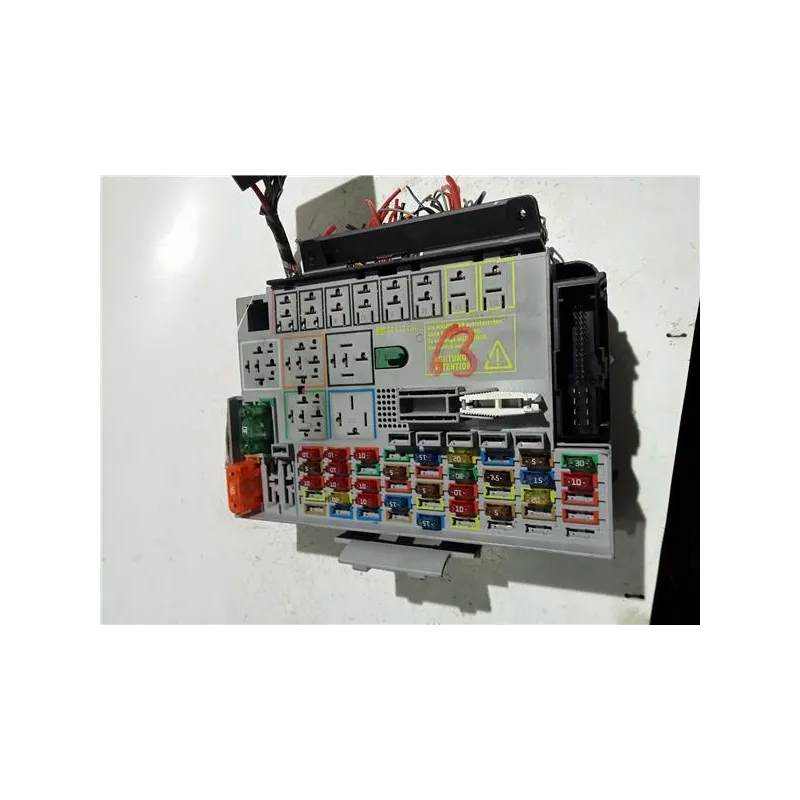 Recambio de caja fusibles/rele para opel astra g berlina di referencia OEM IAM 24412497  