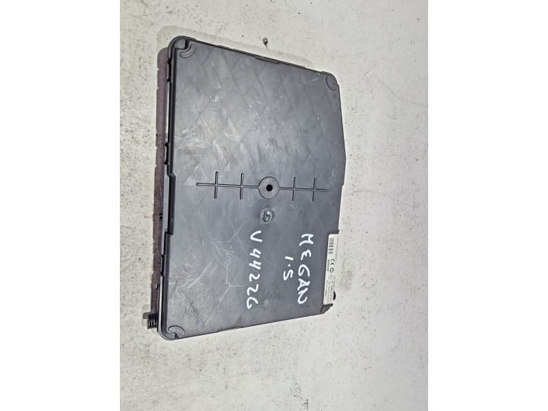 Recambio de caja reles / fusibles para renault megane ii sedán (lm0/1_) 1.5 dci referencia OEM IAM 8200433198  