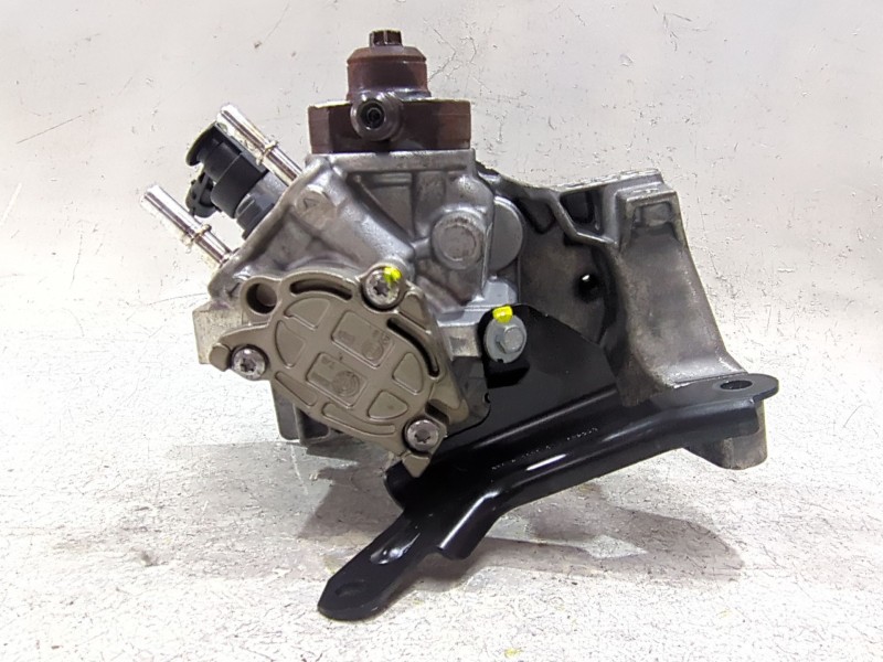 Recambio de bomba inyeccion para peugeot 208 1.6 hdi referencia OEM IAM 9688499680  