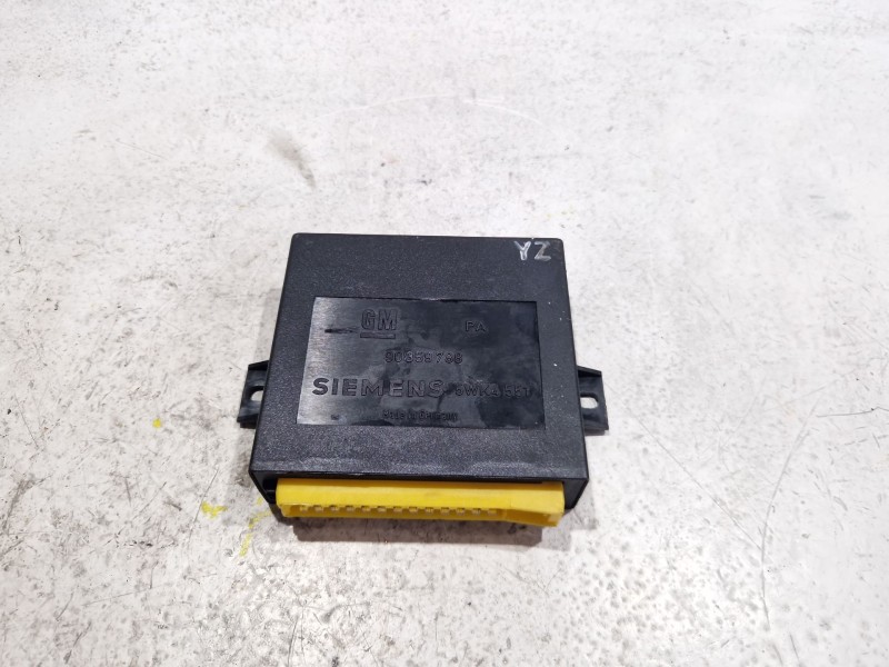 Recambio de centralita cierre para opel astra f berlina (1991) 2.0 i referencia OEM IAM 90359788  
