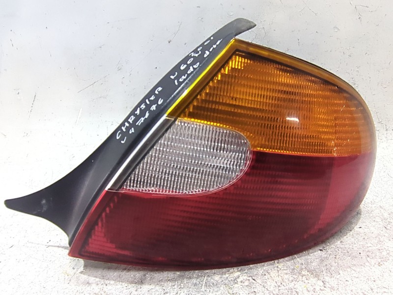 Recambio de piloto trasero derecho para chrysler neon (pl) 2.0 16v referencia OEM IAM 5288528  