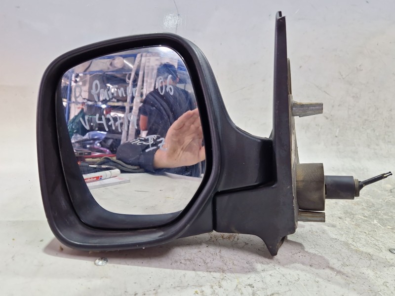 Recambio de retrovisor izquierdo para peugeot partner monospace (5_, g_) 1.9 d 4x4 referencia OEM IAM   