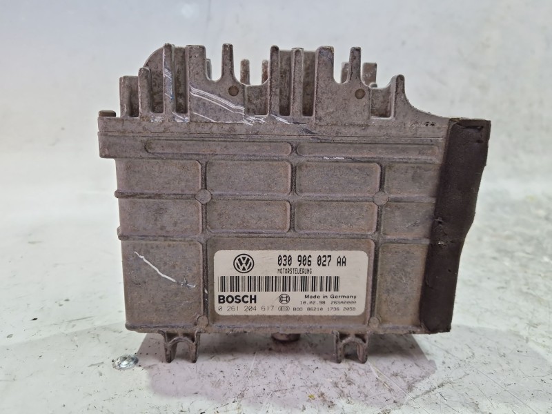 Recambio de centralita motor uce para volkswagen polo iii classic (6v2) 60 1.4 referencia OEM IAM 030906027AA  