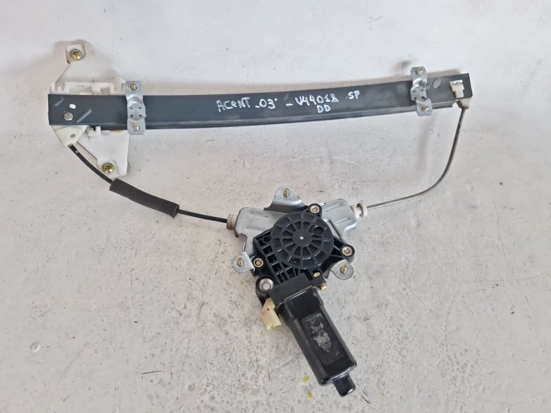 Recambio de motor elevalunas delantero derecho para hyundai accent iv (rb) 1.4 referencia OEM IAM   