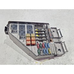 CAJA RELES / FUSIBLES Yqe103111r 