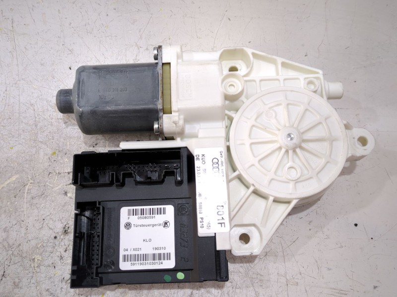 Recambio de motor elevalunas trasero izquierdo para audi a3 (8p1) 1.6 tdi referencia OEM IAM 8P495980F E840311203  