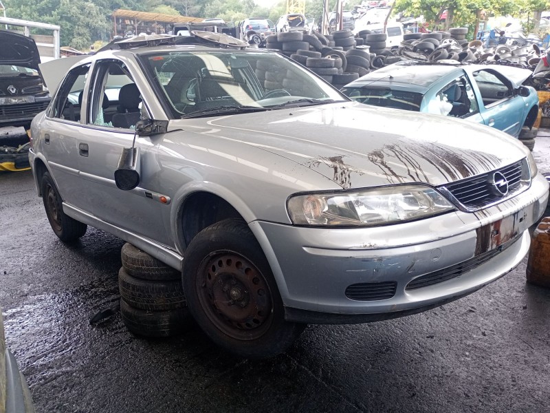 opel vectra b (j96) del año 2001