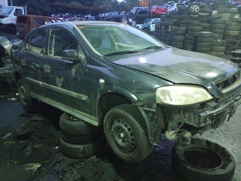 opel astra g sedán (t98) del año 2001