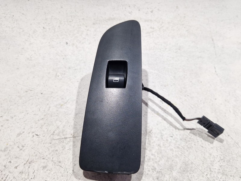 Recambio de mando elevalunas delantero derecho para bmw 1 (e81) 120 d referencia OEM IAM 6935534  